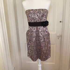 Cute date night dress or vacation dress, dusty Rose with black & gray print, sz9